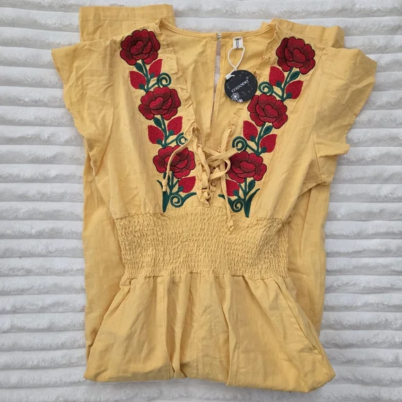 Women's Floral Embroidered Jumpsuit | Casual, Short Sleeves, Pockets! ✨️ - Picture 7 of 10